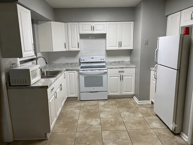 2901 NW 50th St — Photo 3