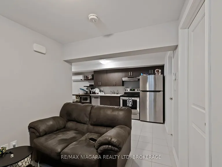 81 Grove St — Photo 31