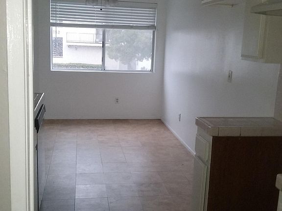 Kitchen and dining area.