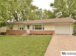 1203 Hillcrest Dr, Bellevue, NE 68005