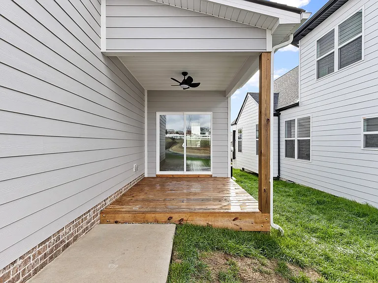 232 Franklin St — Photo 41