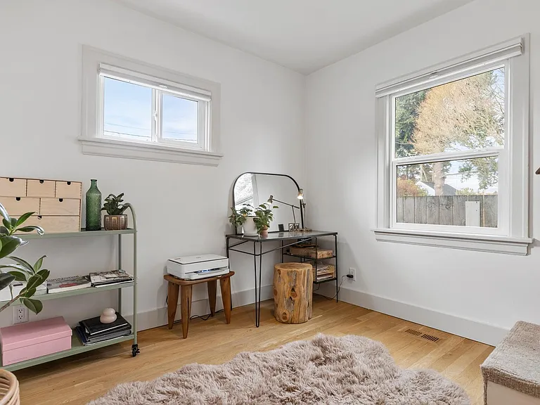 2613 Williams St — Photo 11