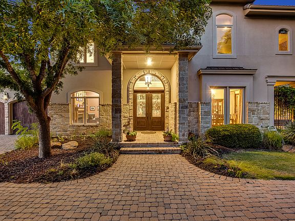 5th image of 705 Pecan Crossing Dr