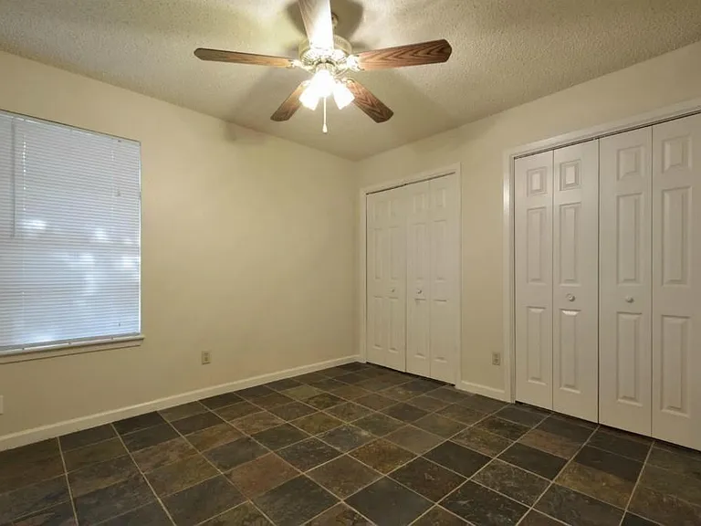 9410 E Meadow Vale — Photo 22