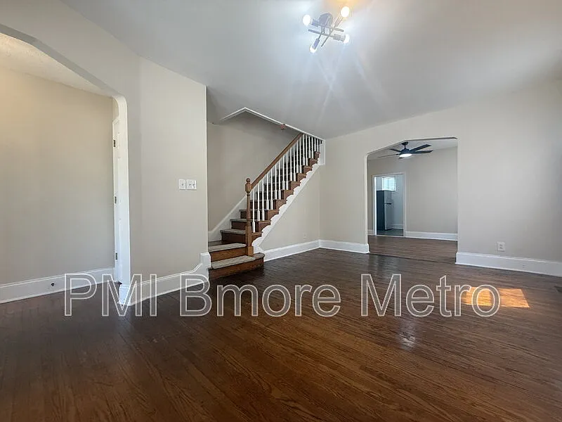 3 bed, 1.5 bath, 1298 sqft, $1,910 — Photo 3
