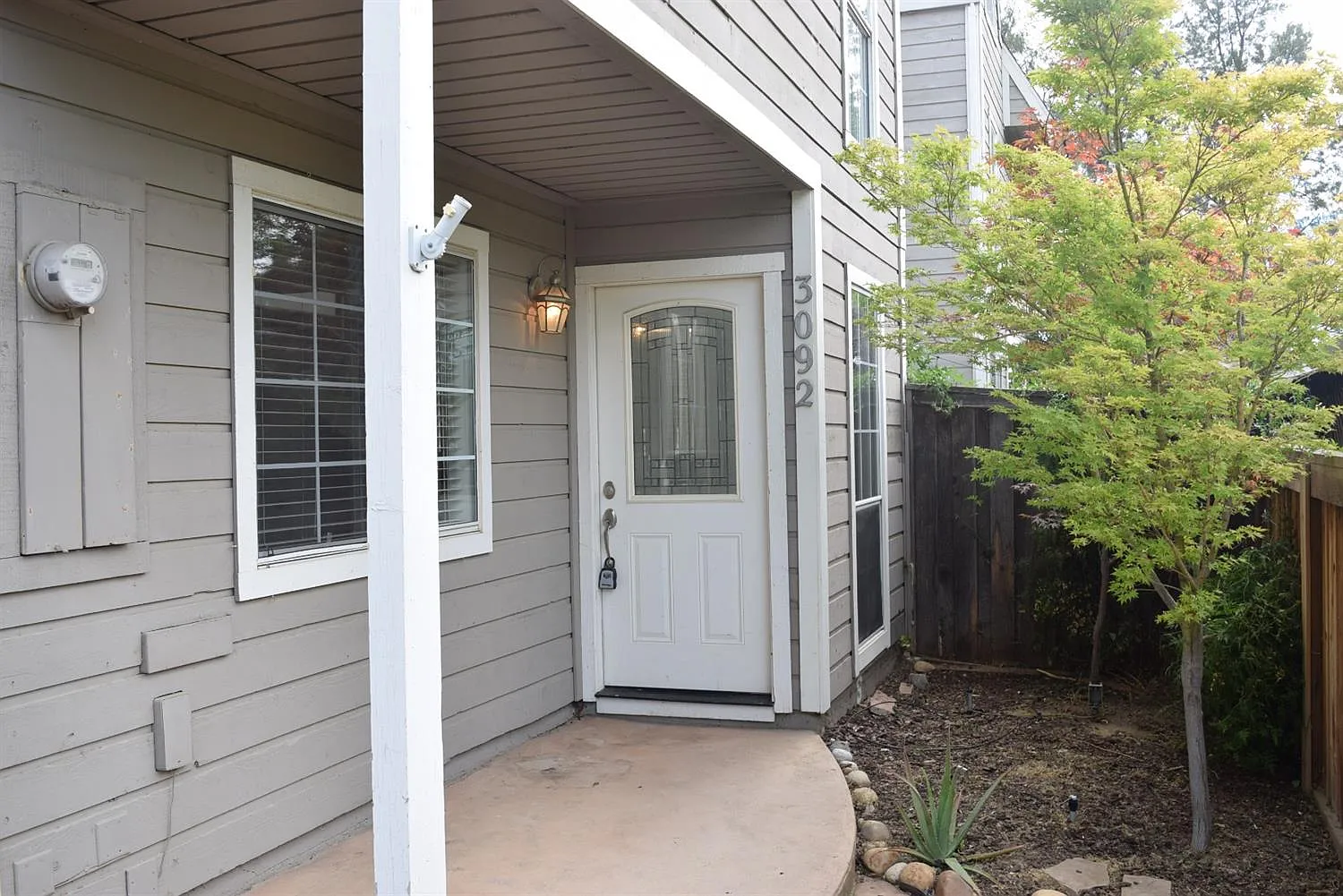 3092 Woods Cir photo 1