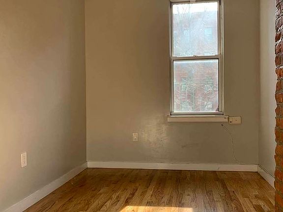 5th image of 518 Grand St #31