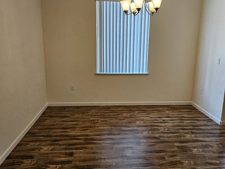Diamond Creek Apartment — Photo 33