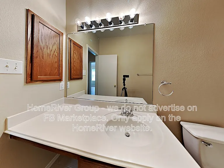 1046 Warbler — Photo 17