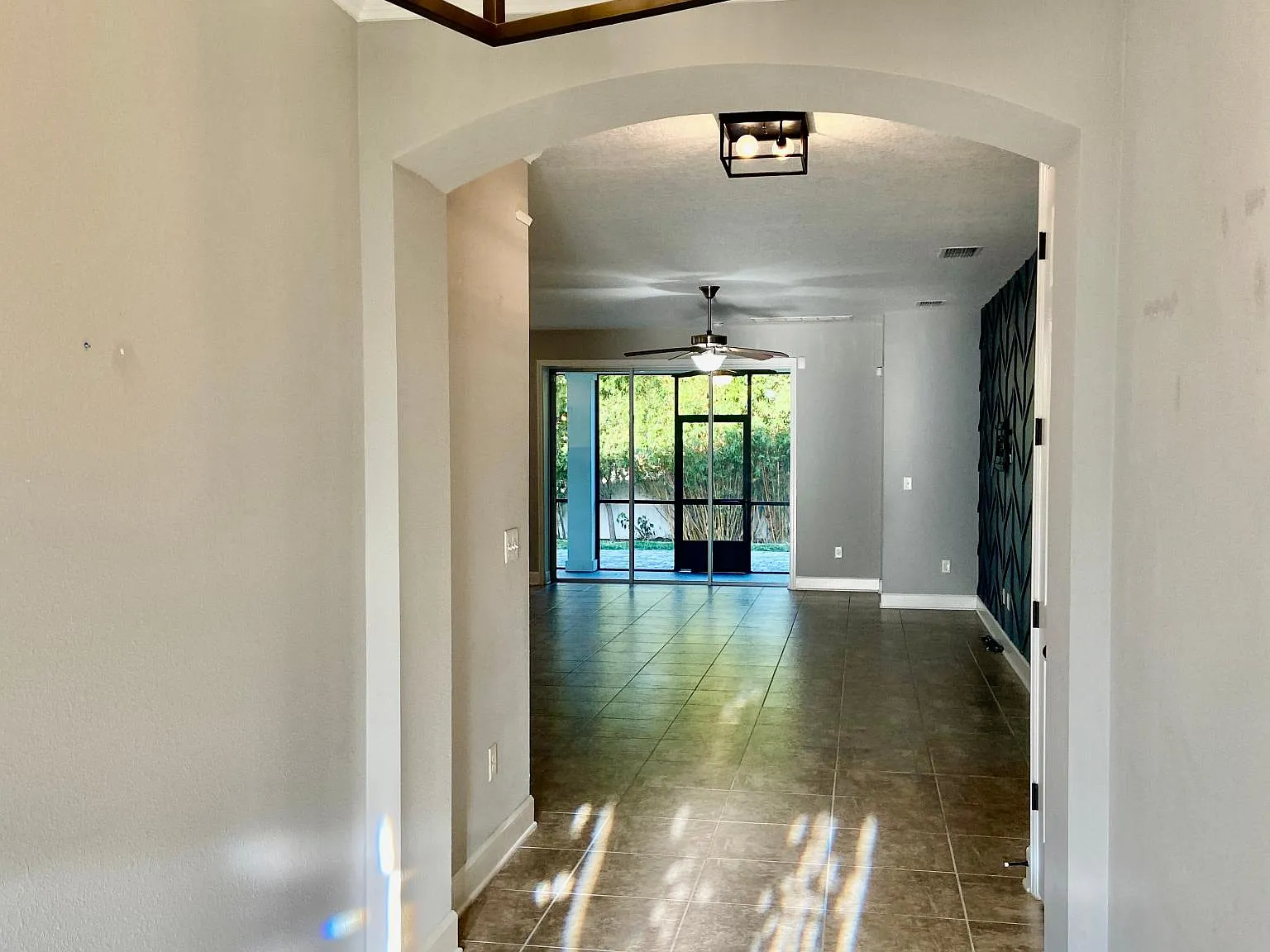 4 bed, 2057 sqft, $3,500 — Photo 4