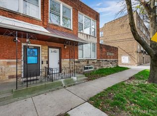 7042 N Washtenaw Ave, Chicago, IL