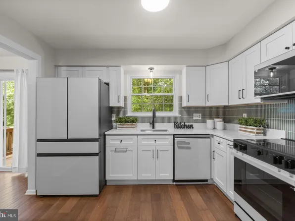 52 Abbey Bridge Ct, Lutherville Timonium, MD 21093