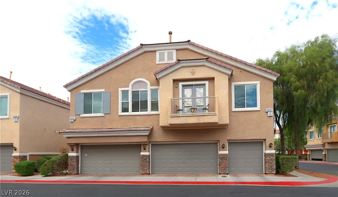 2 bed, 2.0 bath, 1189 sqft, $1,495 — Photo 2