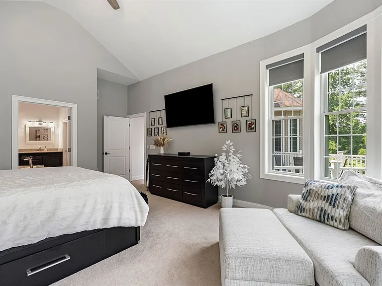 31 Cedar St — Photo 18
