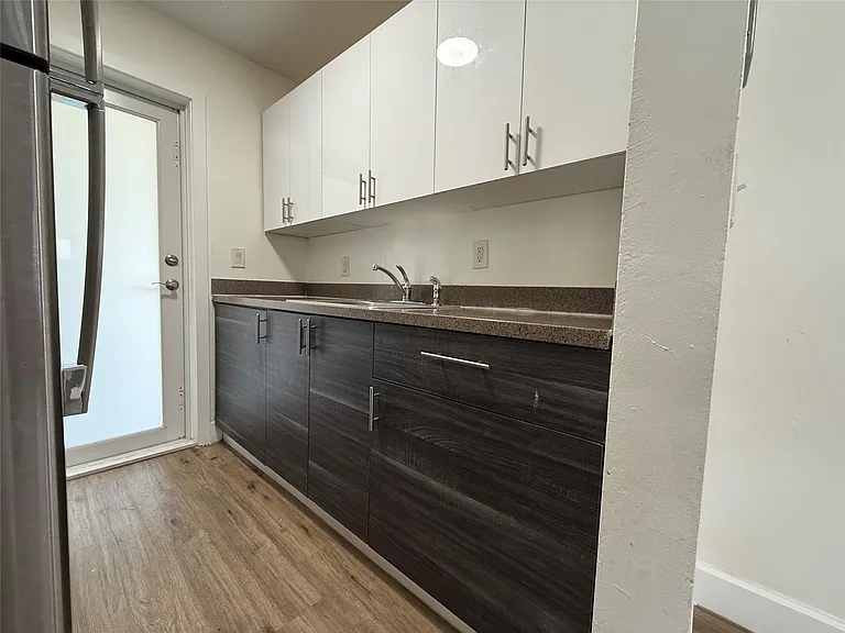 1857 Jefferson St #205 — Photo 5