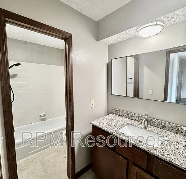 720 Willow Run — Photo 20
