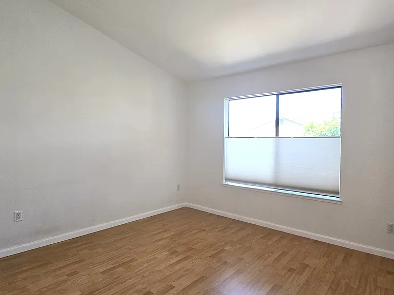 38715 Huntington Cir — Photo 12