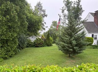 95 Sunset Ave, Providence, RI 02909