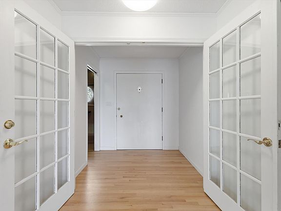 4th image of 2400 Orchard Ln