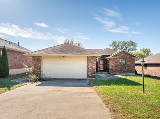 1502 E McClernon St, Springfield, MO 65803
