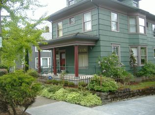 3236 S Corbett Ave, Portland, OR 97239