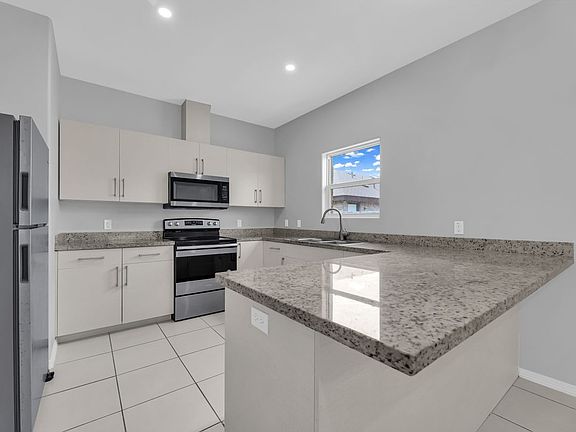 3rd image of 3811 Paola St #3