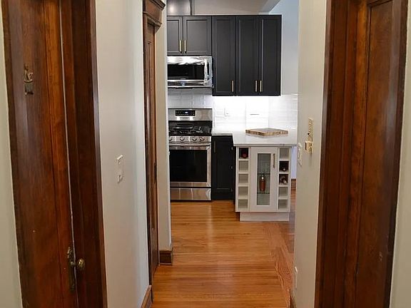 5th image of 1200 W Waveland Ave APT 1