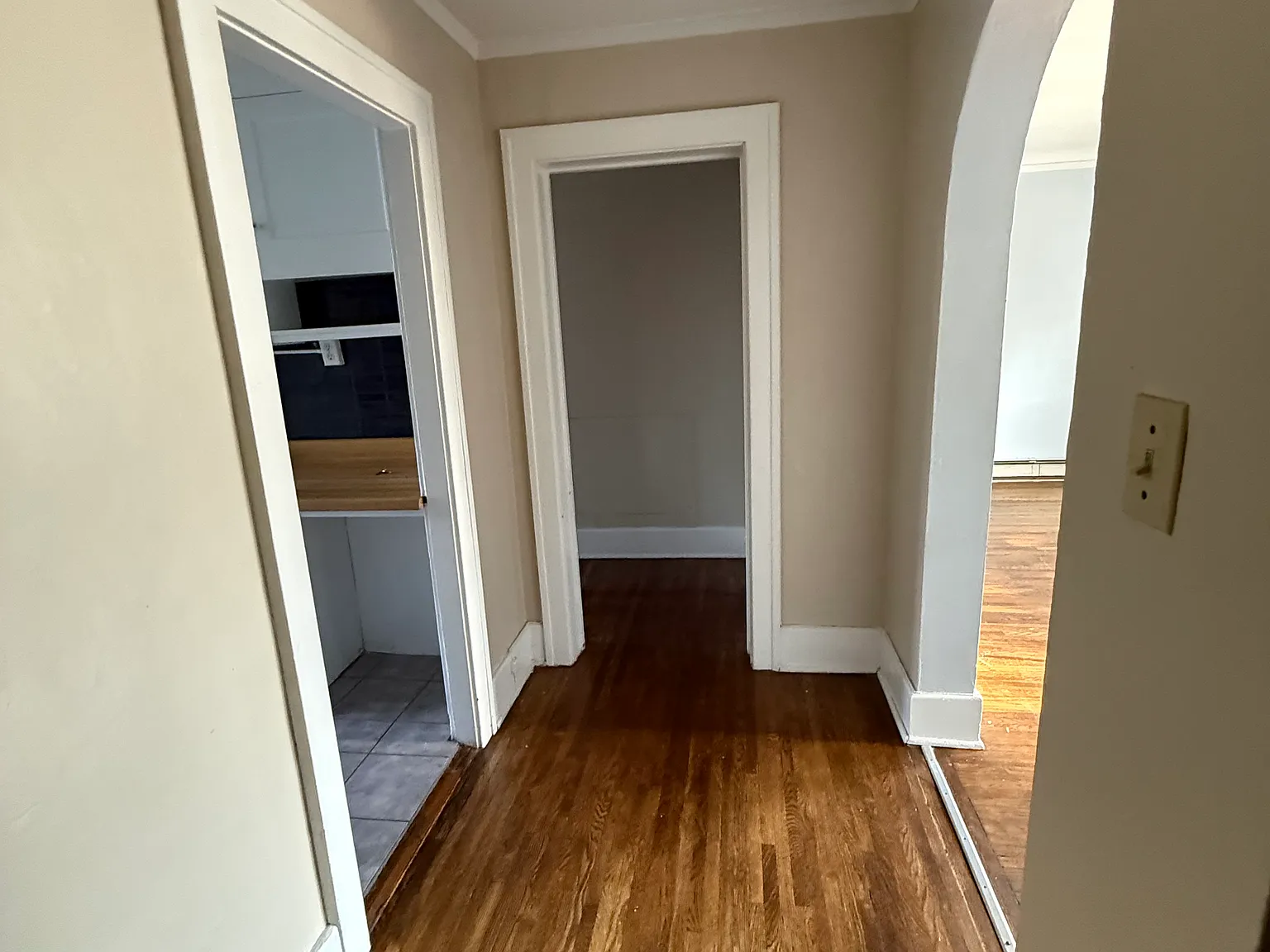 1 bed, 1000 sqft, $1,100 — Photo 2