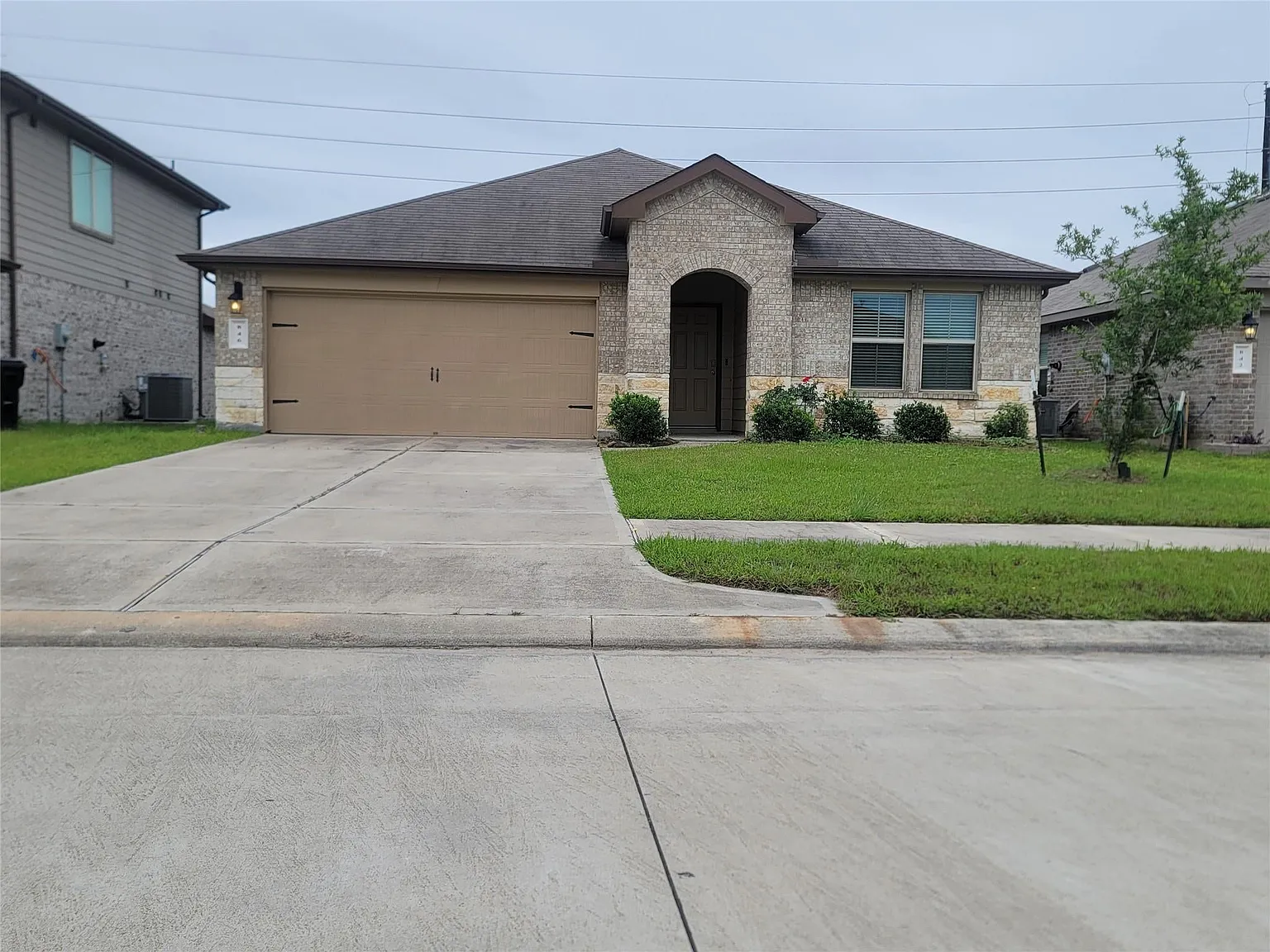 4 bed, 2078 sqft, $2,395 — Photo 3