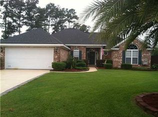 40 Dee Henderson Dr, Richmond Hill, GA 31324