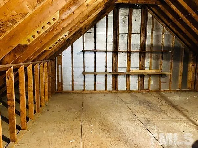 2112 N Hills Dr — Photo 28