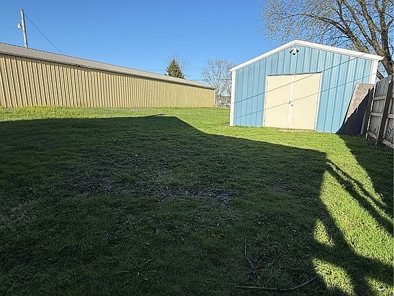 4th image of 1748 S Lawn Ave