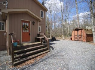 244 Choctaw Dr, Pocono Lake, PA 18347