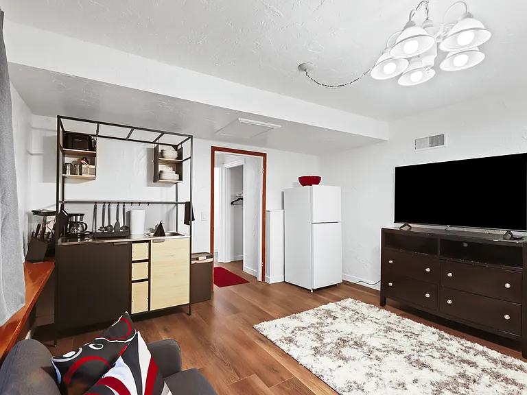 1104 SW Gaines St #E — Photo 14