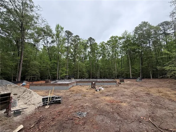 7639 Riverwatch Dr, Gloucester, VA 23061
