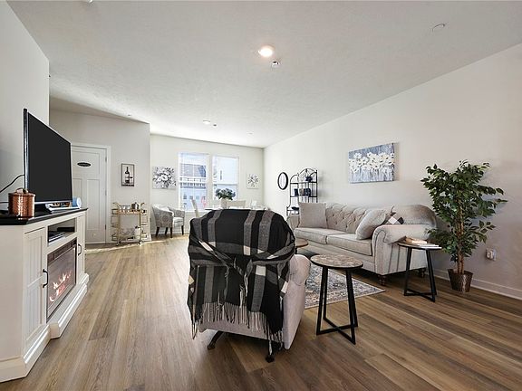 3rd image of 532 Cooper St