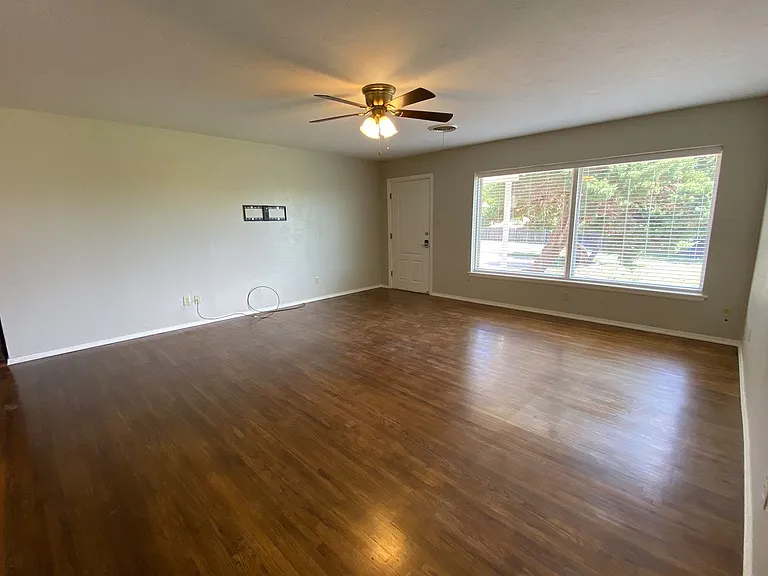 4511 Scotty Dr — Photo 10