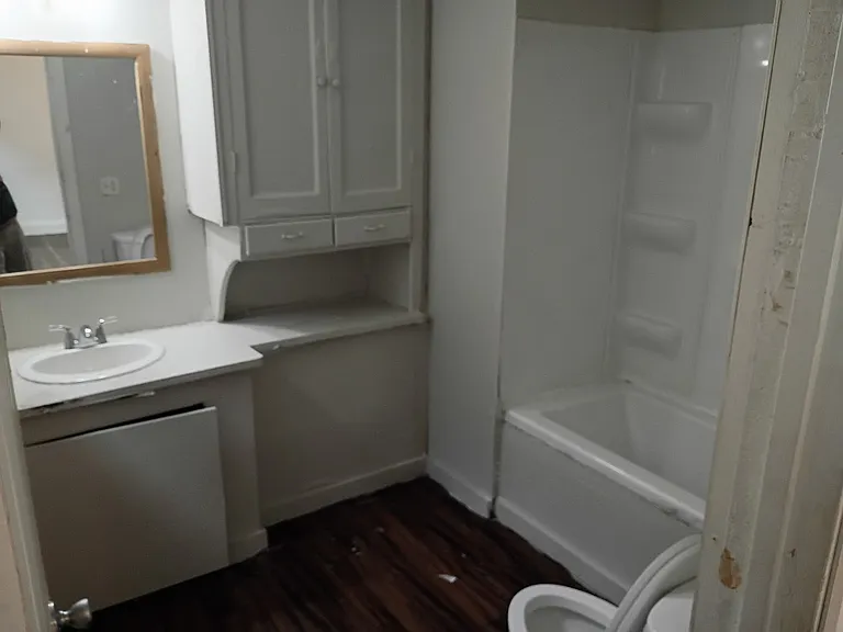 303 Jervis St #1 — Photo 7