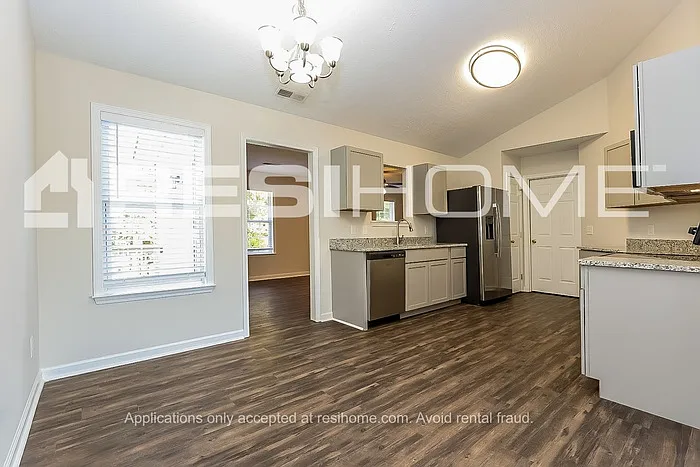 632 Zellwood Dr — Photo 4