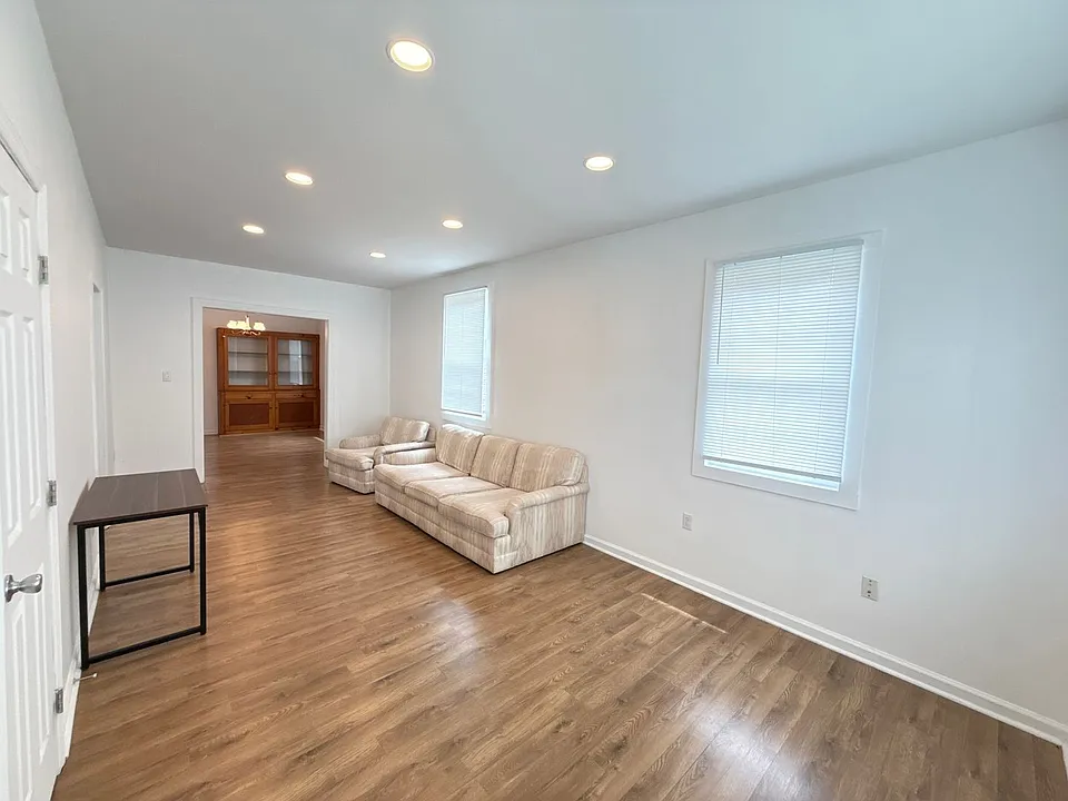237 4th Ave