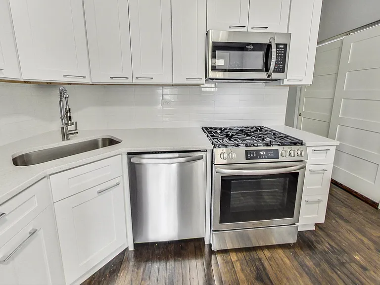 2037 N Spaulding Ave #1 — Photo 6