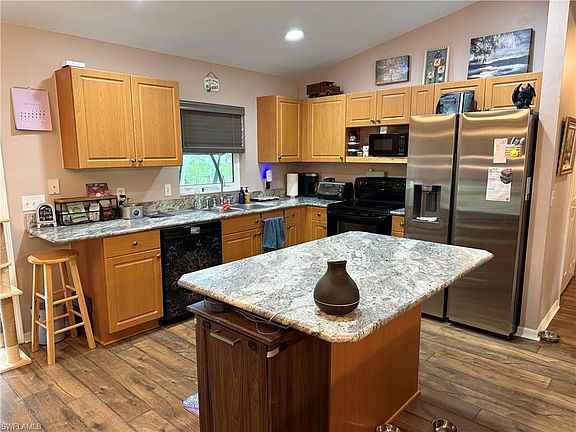 5th image of 4809 29th ST SW