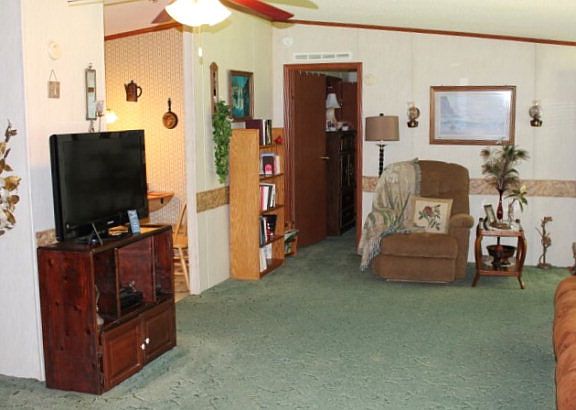 3rd image of 1069 Davidson Ln