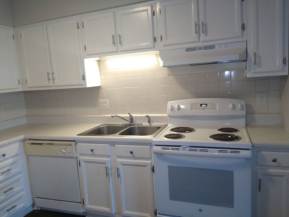 1st image of 305 Lynnwood Dr #H