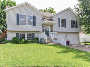 11810 E 213th Ct, Peculiar, MO 64078