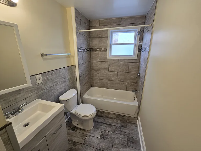 915 Macdade Blvd #2 — Photo 11