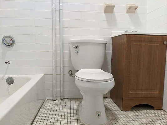 Rented by Premier Metro Realty Corp | media 37