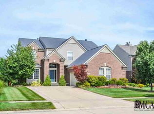 24654 Summer Ln, Flat Rock, MI 48134