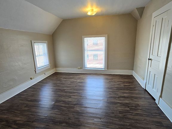 5th image of 422 W State St #271025046