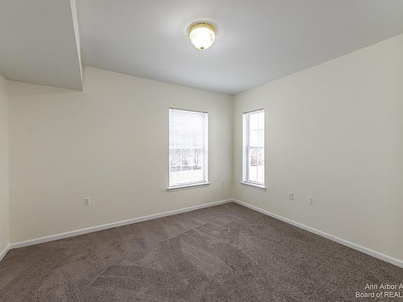 4th image of 2814 S Knightsbridge Cir